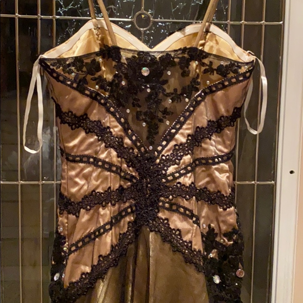 Dress - Picture 3 of 4